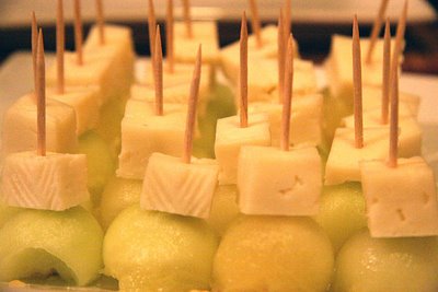 Receta: Pinchos de queso con melón